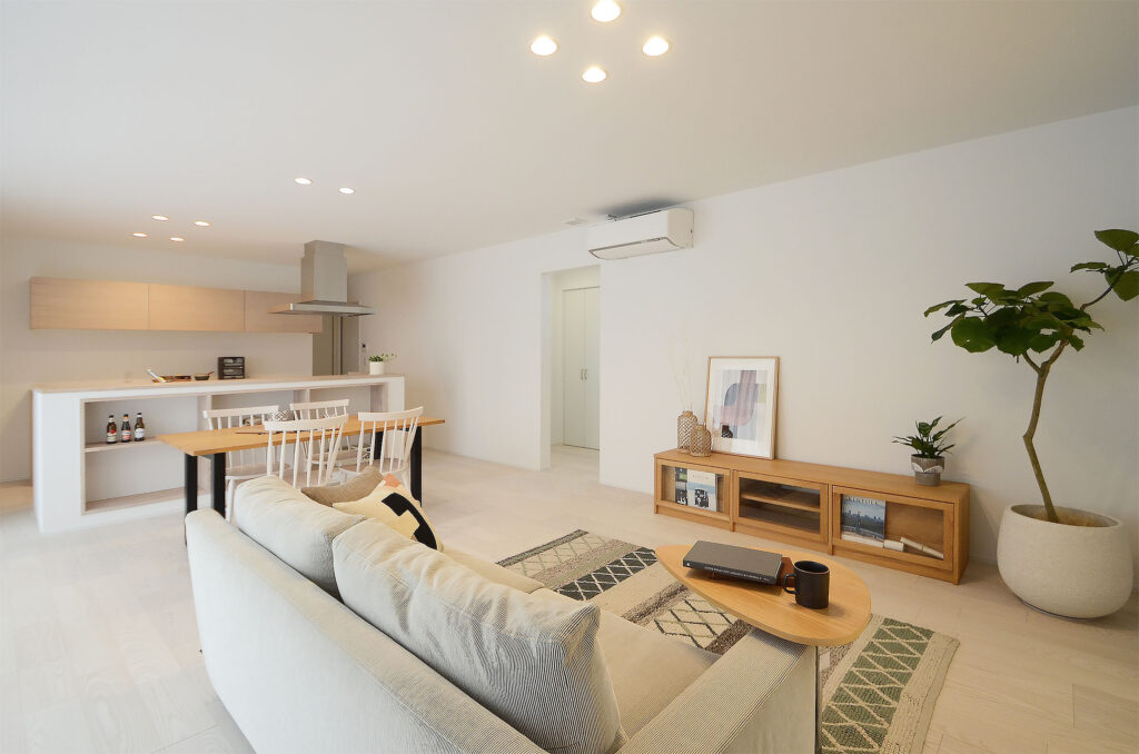 自然光とやわらかな照明で整ったLDK空間・杉並区リノベーション相談イメージ