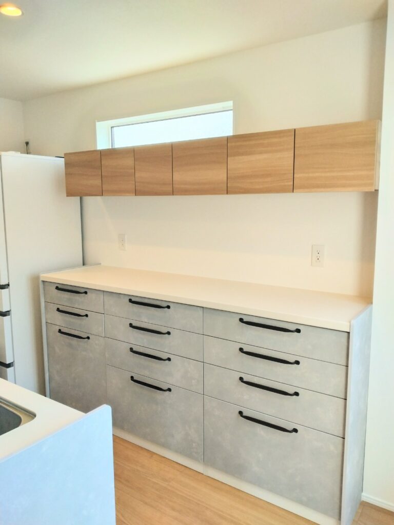 杉並区戸建てリノベーション事例 クリナップSTEDIAトワルグレーの北欧モダンキッチン全景