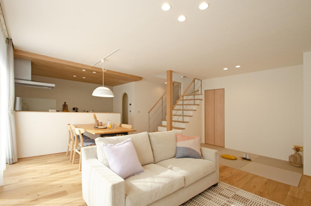 木目家具とファブリック素材を取り入れた温かみのある北欧ナチュラルなリノベーション空間