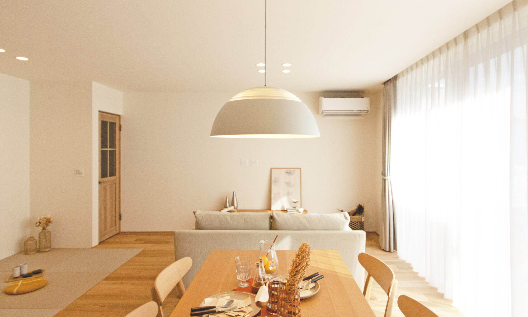 北欧ナチュラルスタイルでリノベーションした明るいLDK空間｜自然素材とやさしい色合いのインテリア